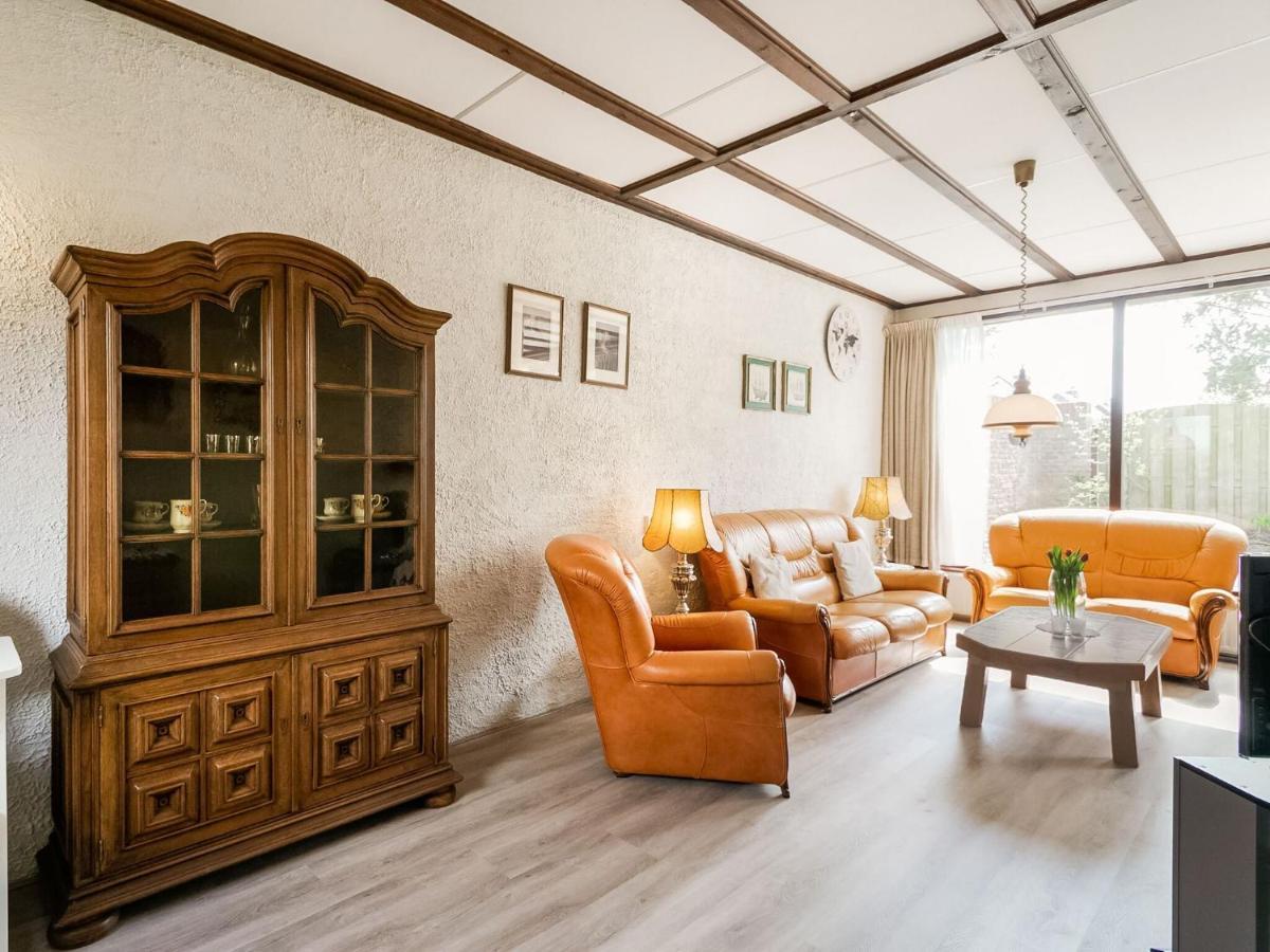 Holiday Home In Noordwijkerhout With Terrace Close To A Lake Bagian luar foto