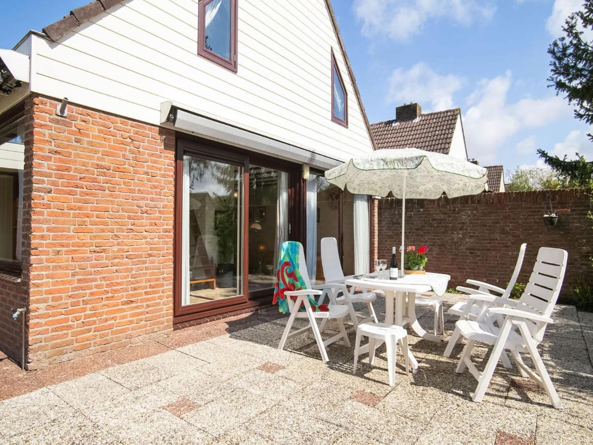 Holiday Home In Noordwijkerhout With Terrace Close To A Lake Bagian luar foto