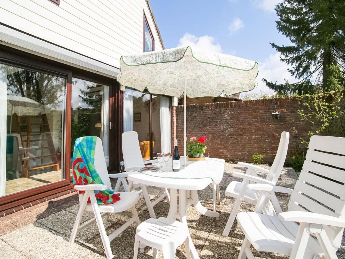 Holiday Home In Noordwijkerhout With Terrace Close To A Lake Bagian luar foto