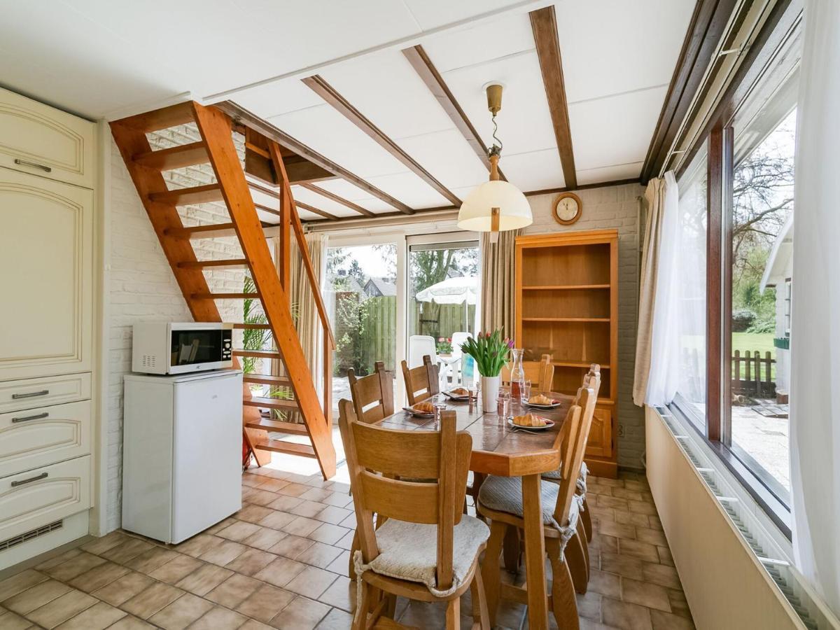 Holiday Home In Noordwijkerhout With Terrace Close To A Lake Bagian luar foto